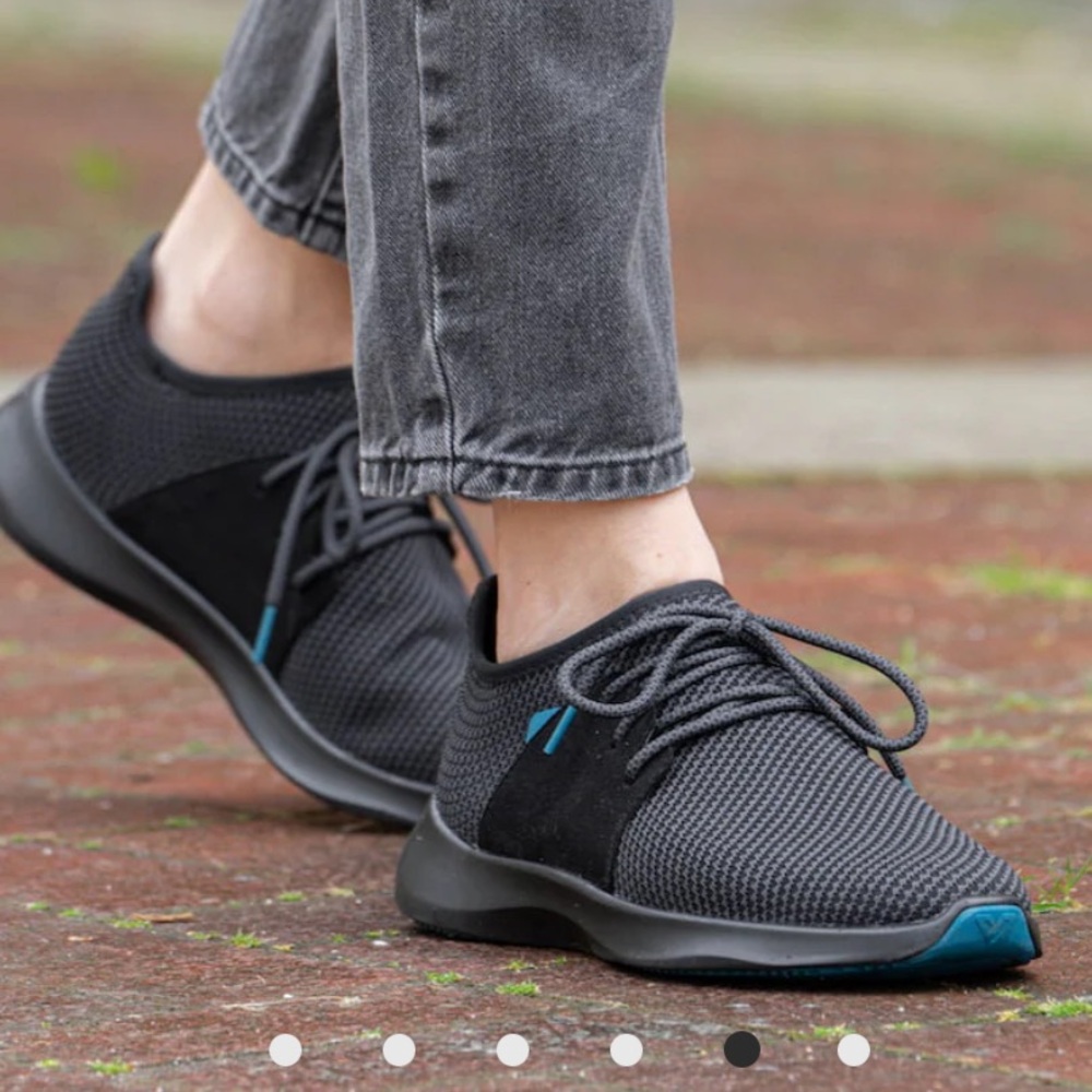 Vessi 100% Waterproof Everyday Sneaker EUC